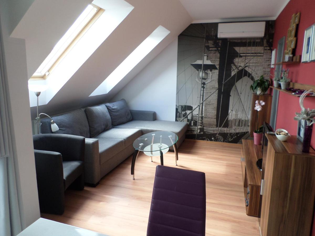 SárvárCecilia Apartman公寓 外观 照片