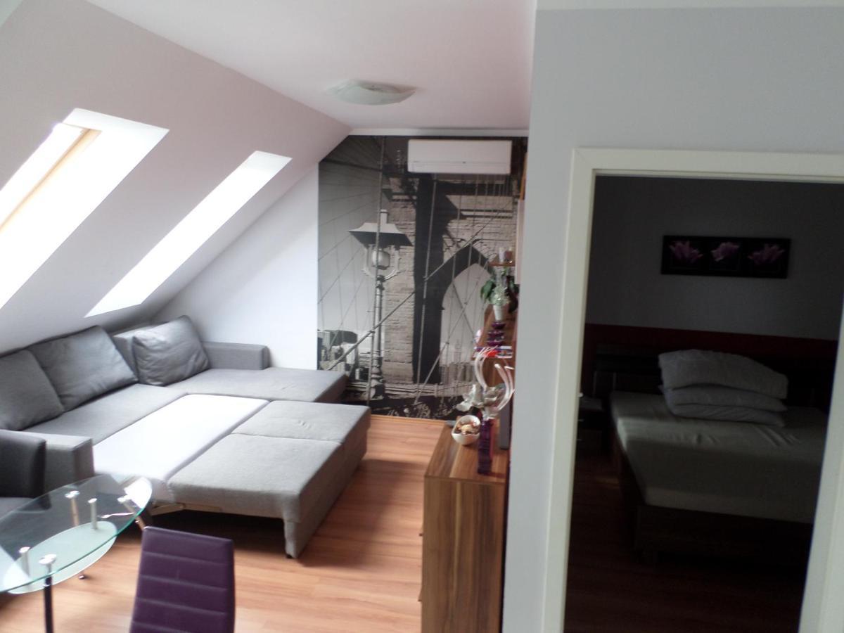 SárvárCecilia Apartman公寓 外观 照片